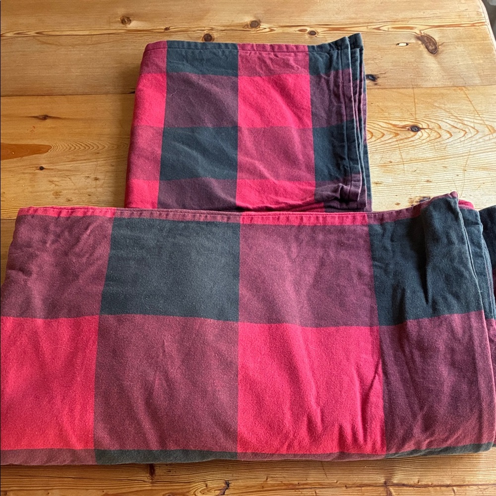 Pottery Barn Red and Black Plaid Duvet Cover with 2 Euro pillow shams Full/Queen - Picture 2 of 4